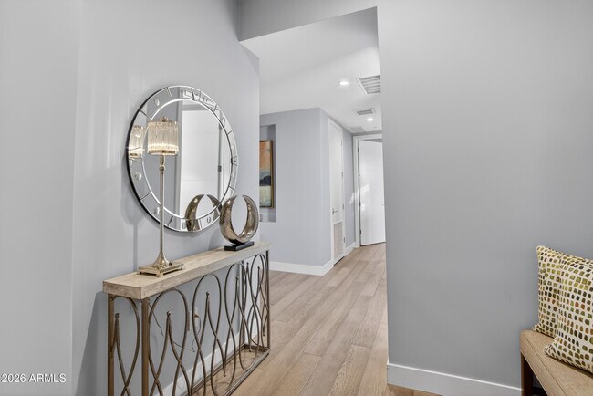 Foto del edificio - 16580 N 92nd St