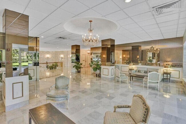 Foto del edificio - 5255 Collins Ave