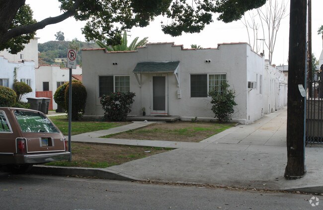 Foto del edificio - 1408-1410 Rock Glen Ave