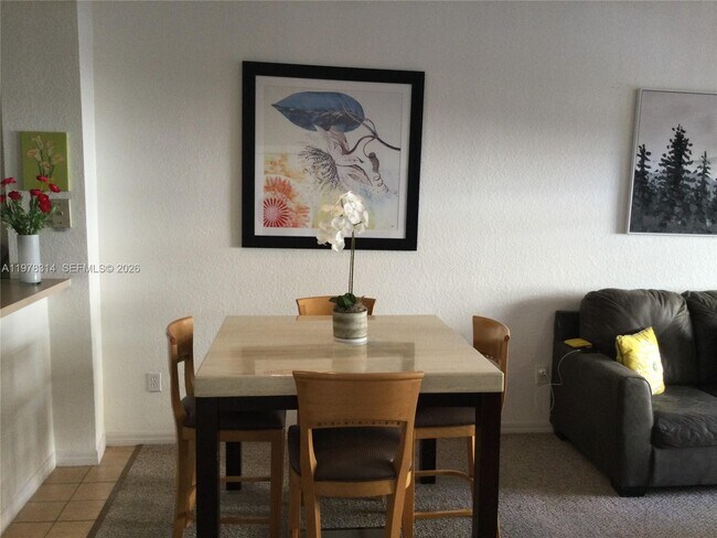 Foto del edificio - 4601 Yellowgold Rd W