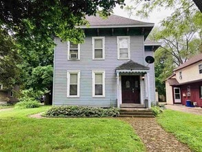 Building Photo - 813 3rd Ave