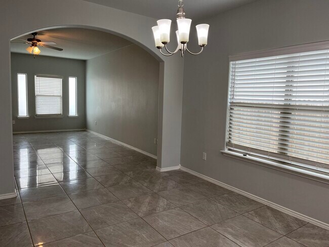 Building Photo - 11125 Palmillas Loop