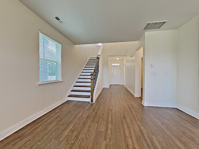 Building Photo - 109 Samara Lane