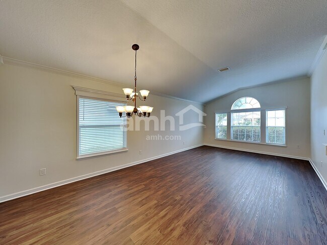 Foto del edificio - 468 Casa Sevilla Ave