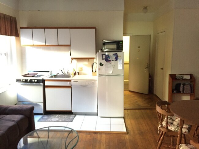 Building Photo - 11 Aberdeen St