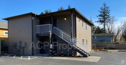 Building Photo - 2755 McLeod Rd