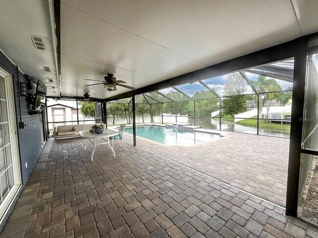 Foto del edificio - 1653 Lagoon Pl