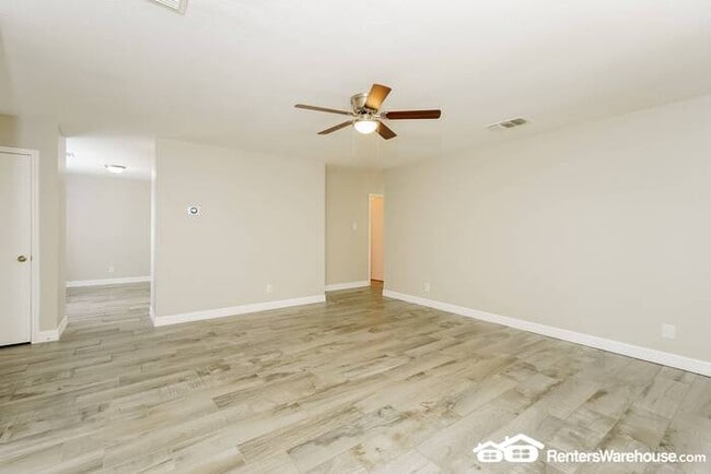 Building Photo - One Story 3 bedroom / 2 bathroom in Dover.