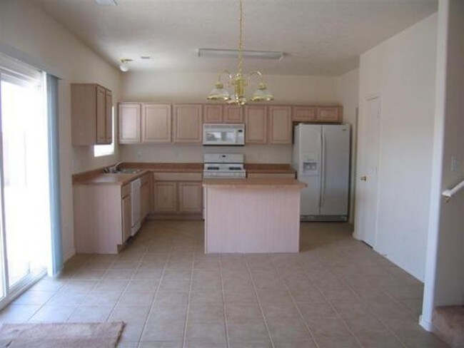 Building Photo - 1553 San Pedro Rd NE