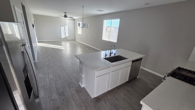 Foto del edificio - ***MOVE IN SPECIAL***3 Bed / 3 Bath Home w/ Separate In-Law Suite