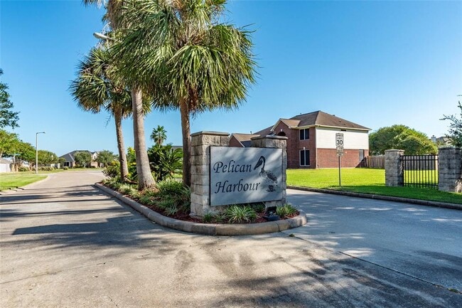 Building Photo - 718 White Ibis Ave