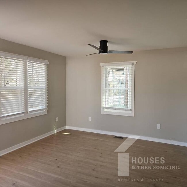 Foto del edificio - 511 Hampton Ave