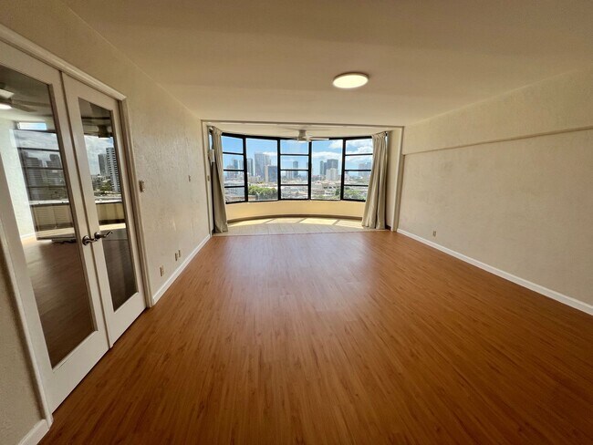 Building Photo - Ode Rancho 1 bedroom 2 bath with 1 assigne...