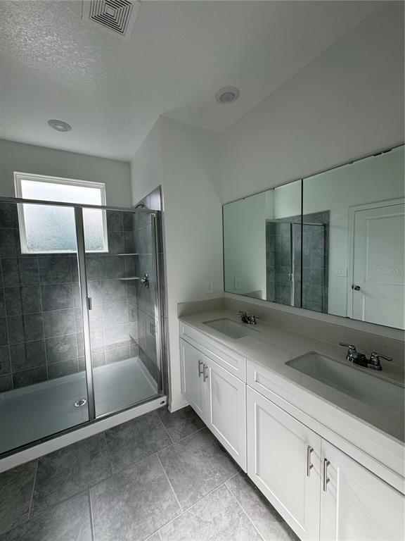 Foto del edificio - 7624 Stone Crk Trl