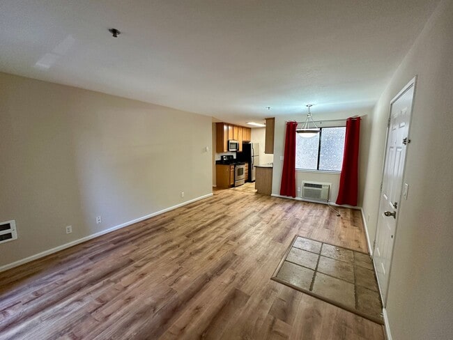 Building Photo - Cupertino Villas Condo