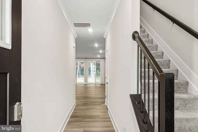 Building Photo - 32066 White Tail Dr