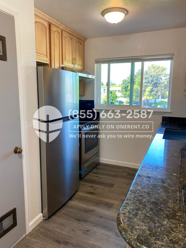 Building Photo - 751 San Jule Ct