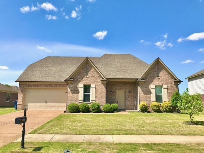 Primary Photo - Now Leasing a Spacious 4 Bedroom 2 Bath Ho...