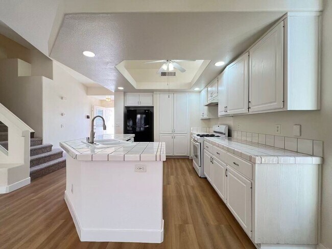 Foto del edificio - 8704 Autumn Valley Ave