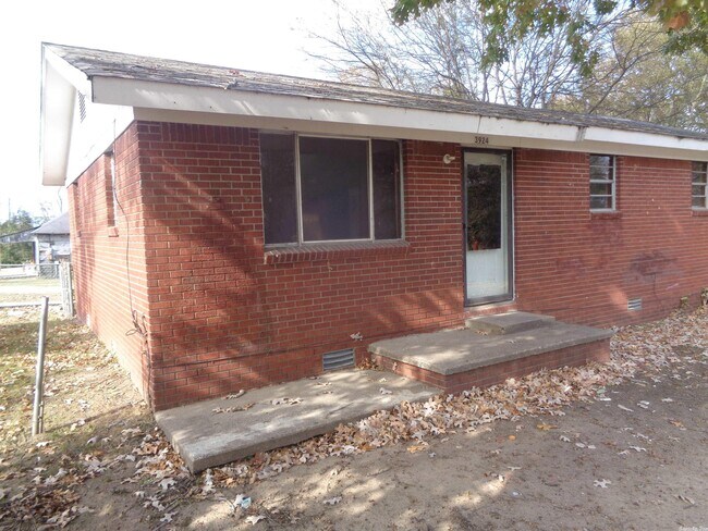 Foto del edificio - 3924 Sanders St