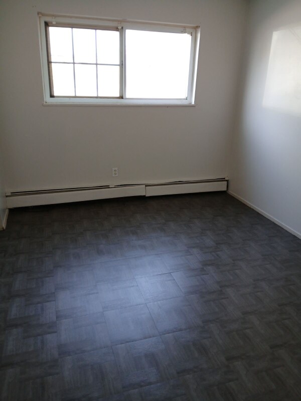 Foto del edificio - 7919 Lake Ave