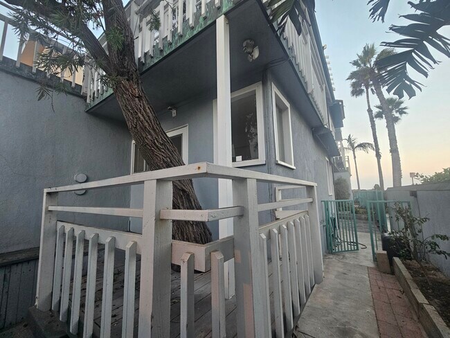 Foto del edificio - 3501 Ocean Front Walk