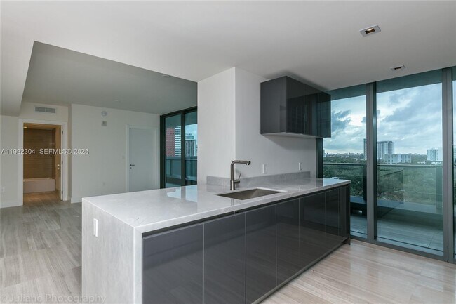 Foto del edificio - 1451 Brickell Ave