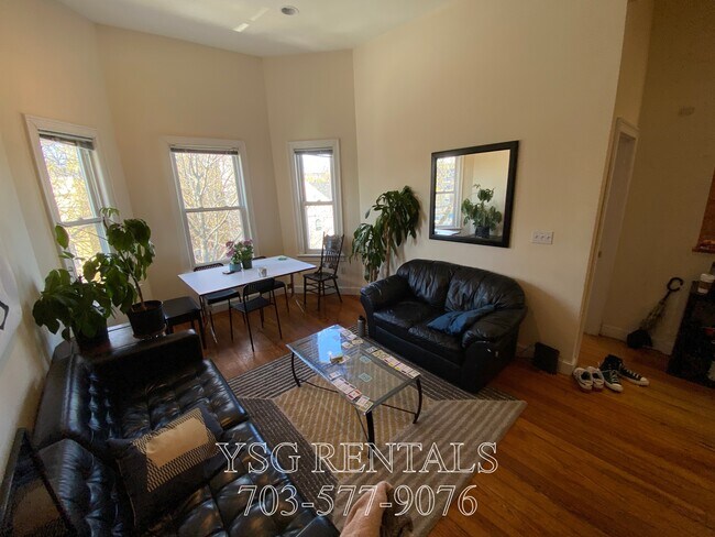 Foto del edificio - 296-302 Western Ave