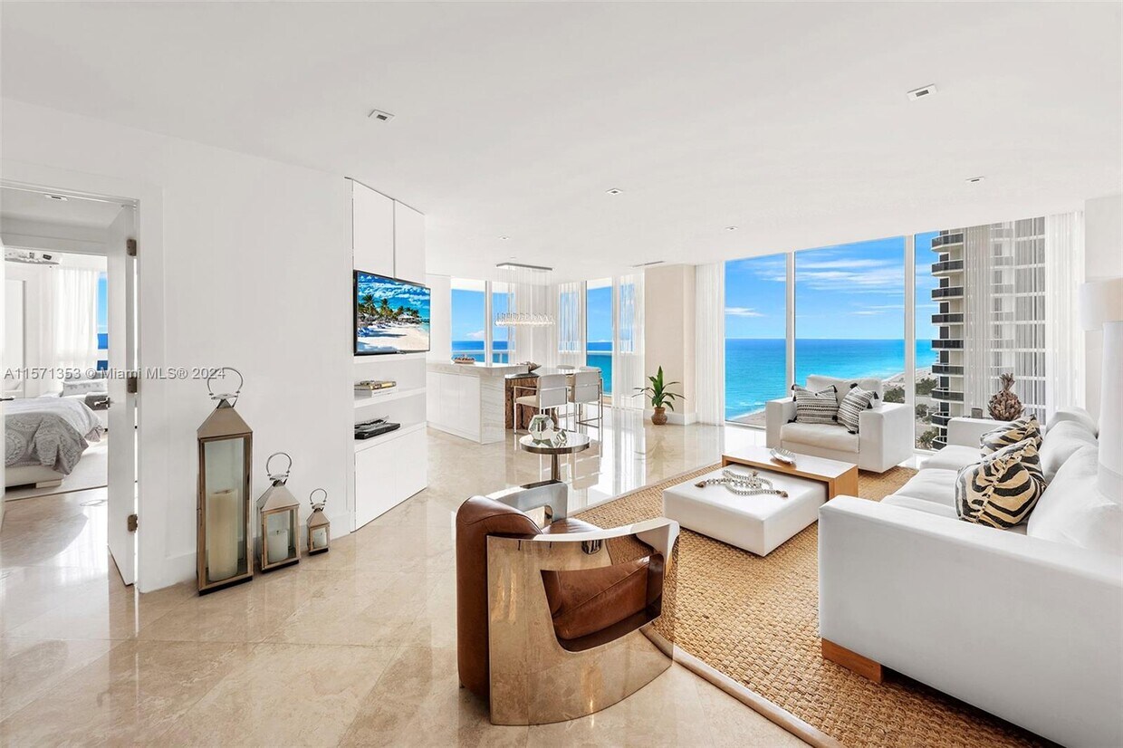 Primary Photo - 4779 Collins Ave