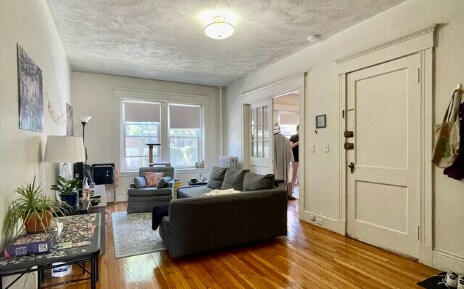Foto del edificio - 126 Englewood Ave