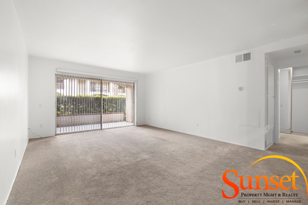 Foto principal - 5999 Rancho Mission Rd