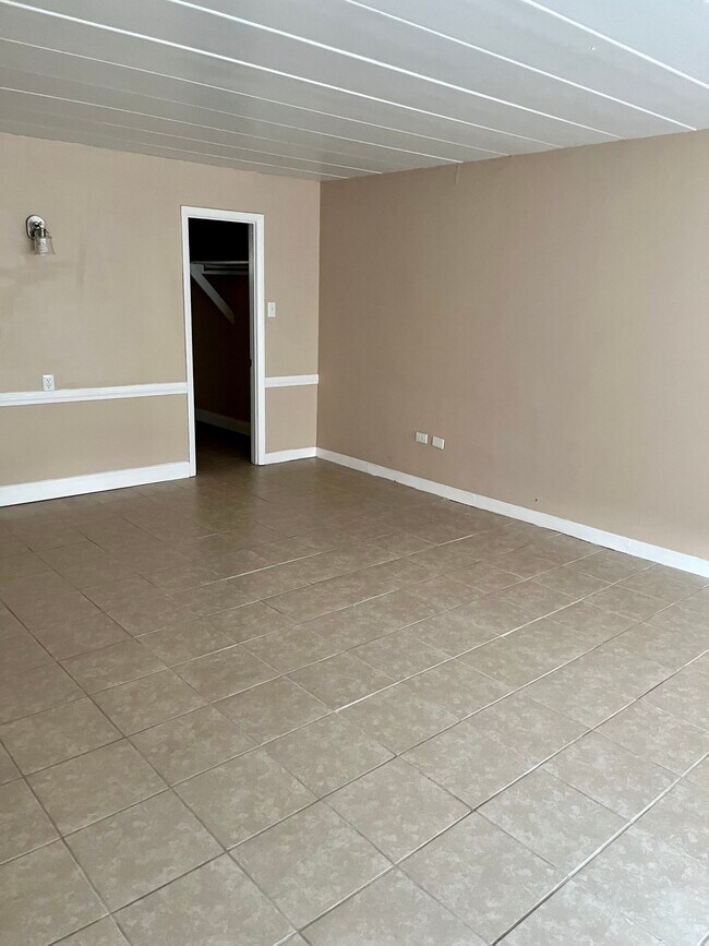 200 Thistlewood Ave Unit 400, Frankfort, KY 40601 Condo for Rent in