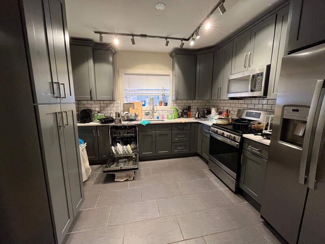 Foto principal - 6726 McPherson Blvd