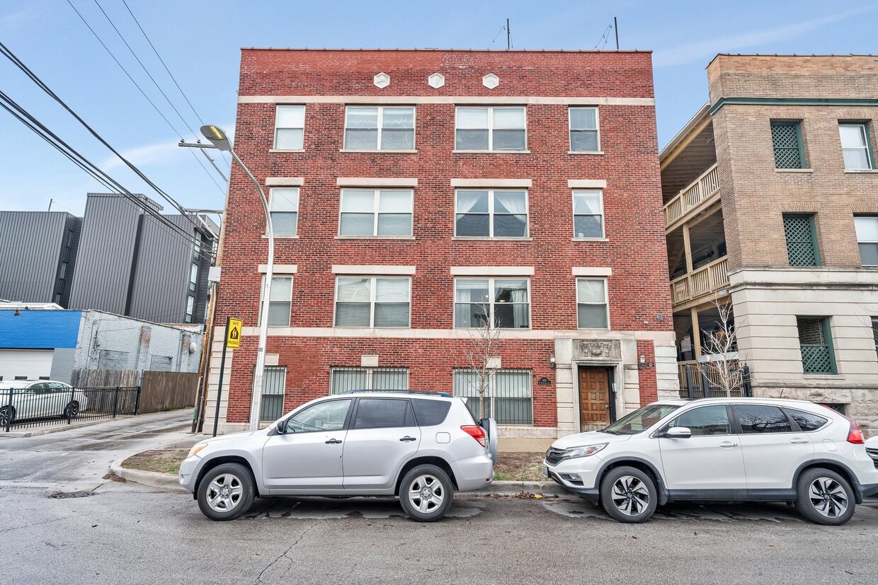 Foto principal - 1410 W Sunnyside Ave