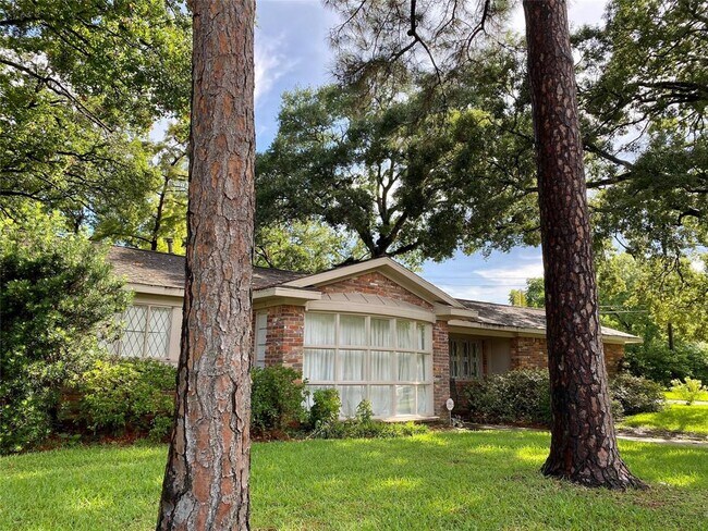 Building Photo - 3819 Latma Dr