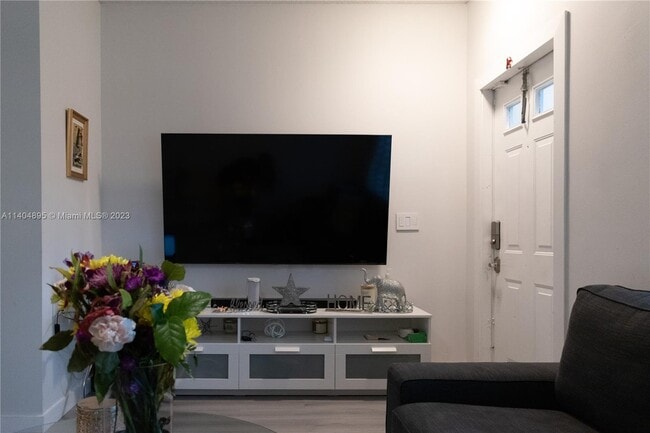 Building Photo - 55 Truman Dr