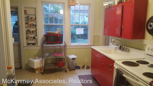 Building Photo - 2 br, 1 bath House - 119-1 Vernon