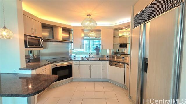 Building Photo - 88 Piikoi St