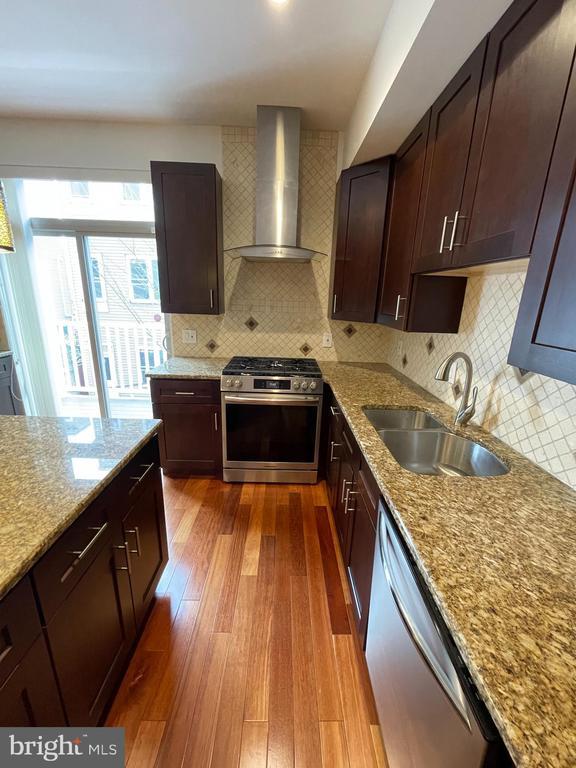 Foto del edificio - 2304 Alter St