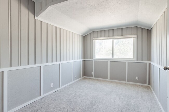 Foto del edificio - $0 DEPOSIT OPTION. 3BED/1BATH WITH ONE CAR GARAGE NEAR ANSCHUTZ MEDICAL CAMPUS