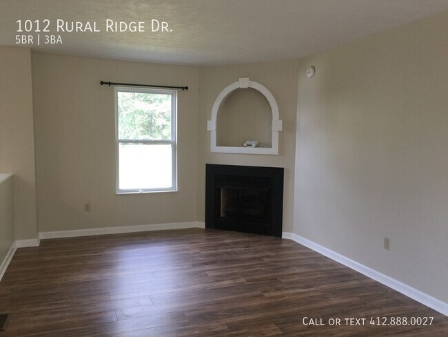 Foto del edificio - Huge 5 bedroom 2.5 bath home!