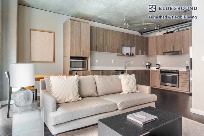 Foto del edificio - 1900 1st Ave