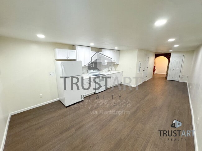 Photo - 910 N 41st St Apartment