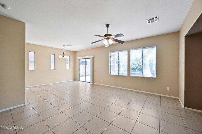 Building Photo - 7510 S 14th St