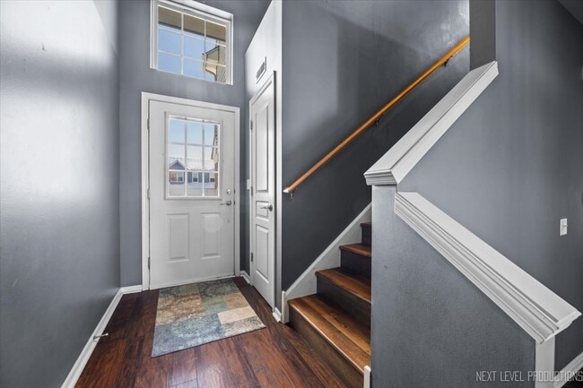 Building Photo - 643 Hawley Dr