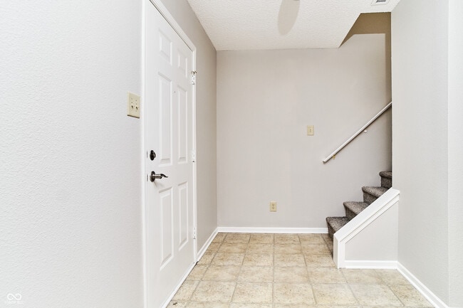 Building Photo - 14169 Clapboard Dr