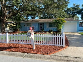Building Photo - 649 Jacaranda St