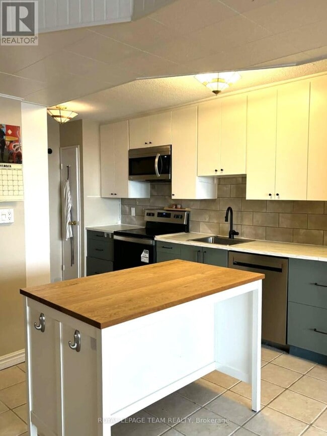 Photo du bâtiment - 1785 Frobisher Ln