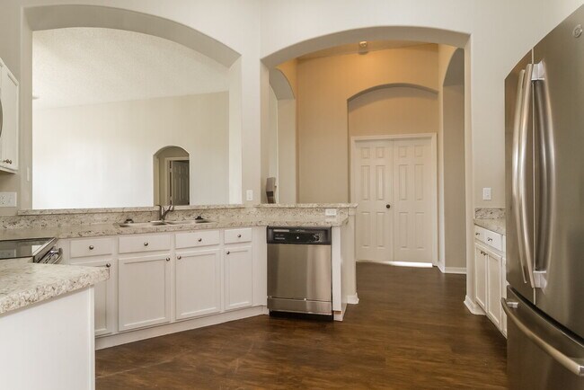 Building Photo - 4056 Forest Island Dr