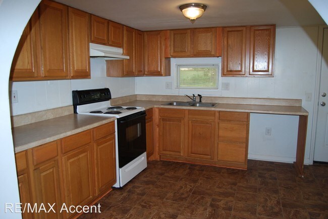 Building Photo - 521 Jerico Dr